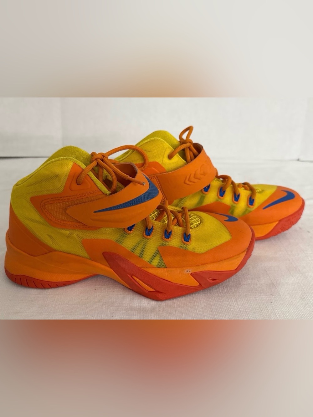 Nike LeBron James Soldier size 5.5Y Tour Yellow Basketball Sneakers 653645-700